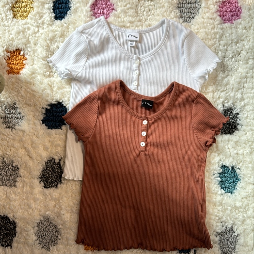Kid’s Size Small (6/7) Top